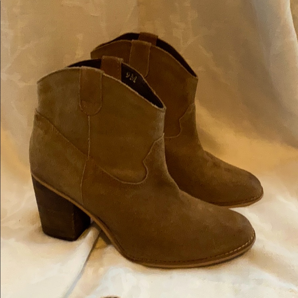 Tan suede boots